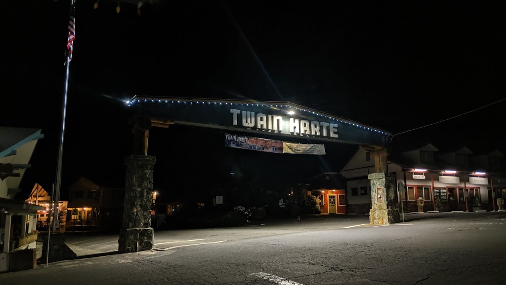 Twain Harte Golf Course | restaurant | 22909 Meadow Dr, Twain Harte, CA 95383, USA | 2095863131 OR +1 209-586-3131