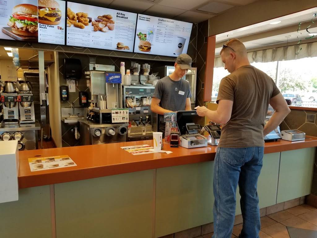 McDonalds | cafe | 2S606 IL-59, Warrenville, IL 60555, USA | 6303936685 OR +1 630-393-6685