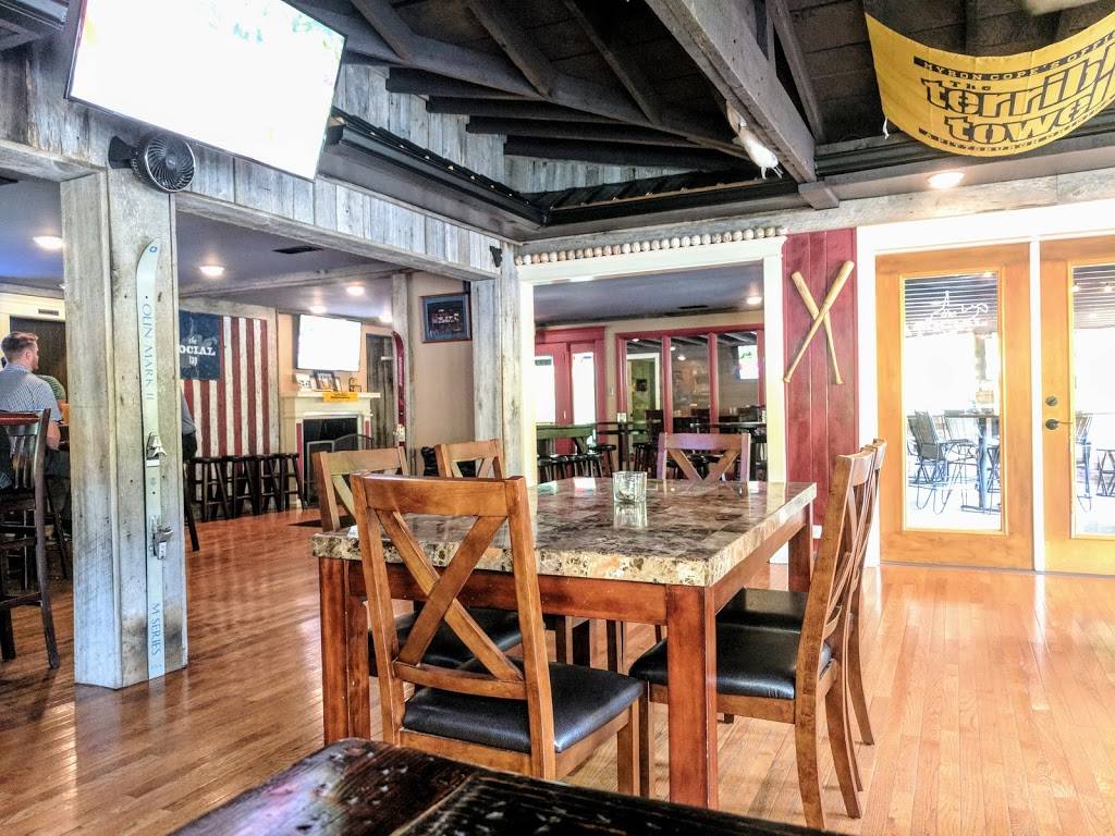 The Social Tap | restaurant | 2036 Anmoore Rd, Bridgeport, WV 26330, USA | 3048489218 OR +1 304-848-9218