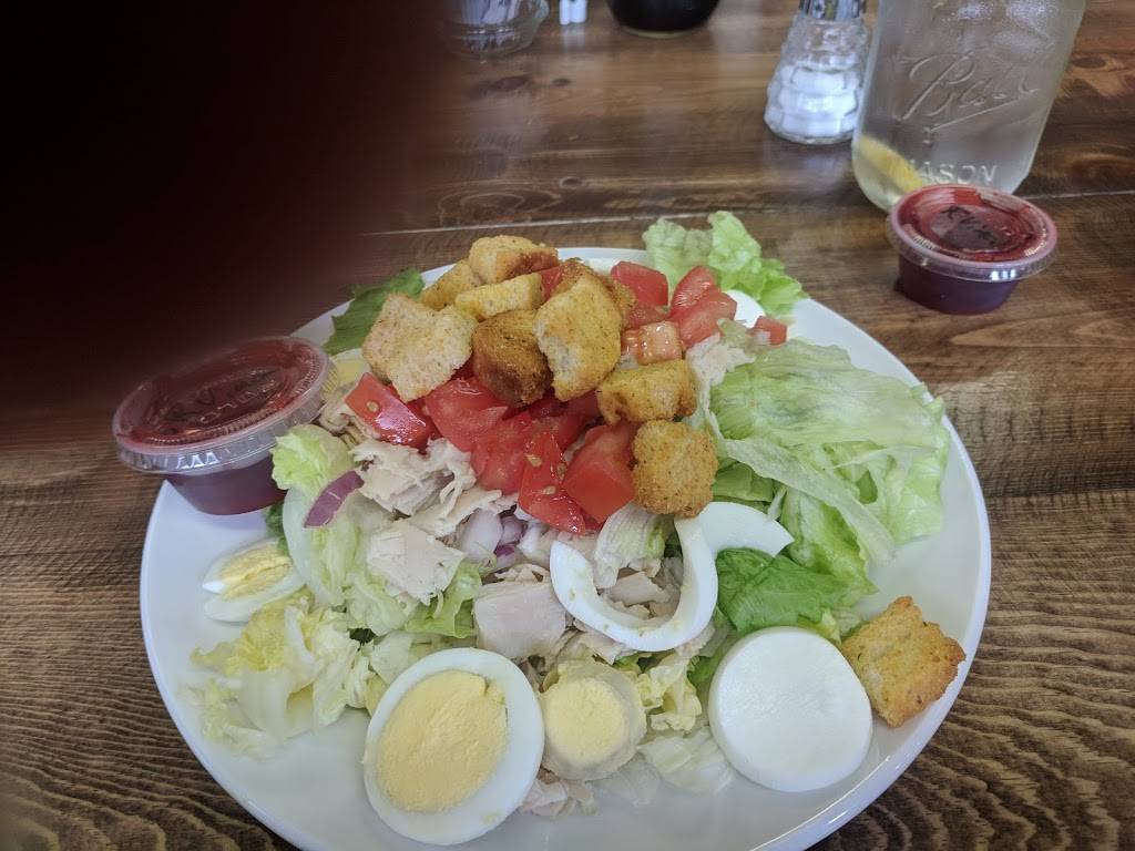 Daniels Girls Farmhouse Restaurant | restaurant | 600 N Central Ave, Connersville, IN 47331, USA | 7658251995 OR +1 765-825-1995