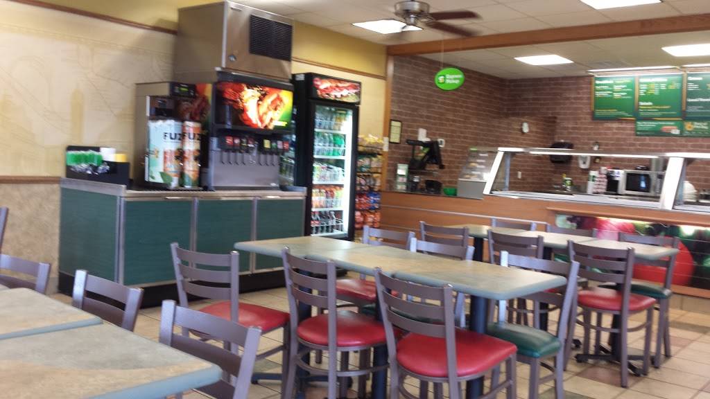 Subway | restaurant | 306 N Military St, Loretto, TN 38469, USA | 9318439078 OR +1 931-843-9078