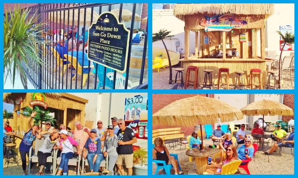 Sunset Sharkys Pub & Grub | restaurant | 12 S Shore Dr, Clear Lake, IA 50428, USA | 6413574275 OR +1 641-357-4275