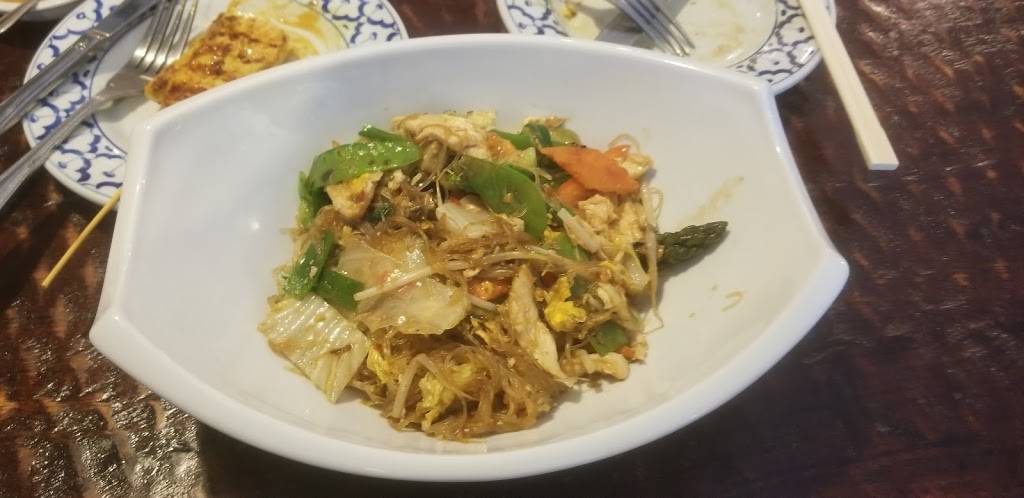 Ruthais Thai Kitchen | restaurant | 3164 Linwood Ave, Cincinnati, OH 45208, USA | 5138717687 OR +1 513-871-7687