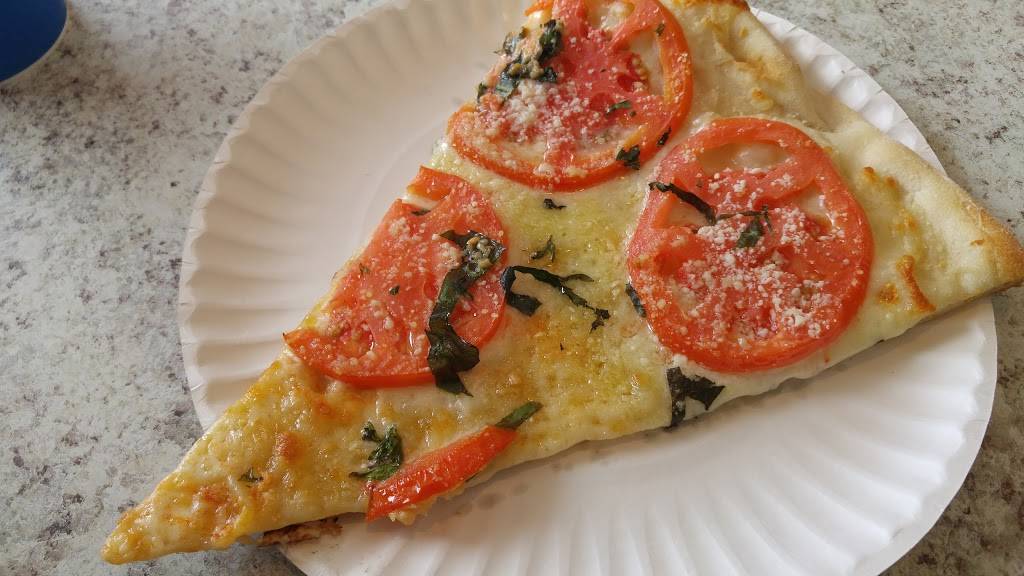 The Original Bizzarro Famous New York Pizza | restaurant | 4 Wave Crest Ave, Indialantic, FL 32903, USA | 3217244799 OR +1 321-724-4799