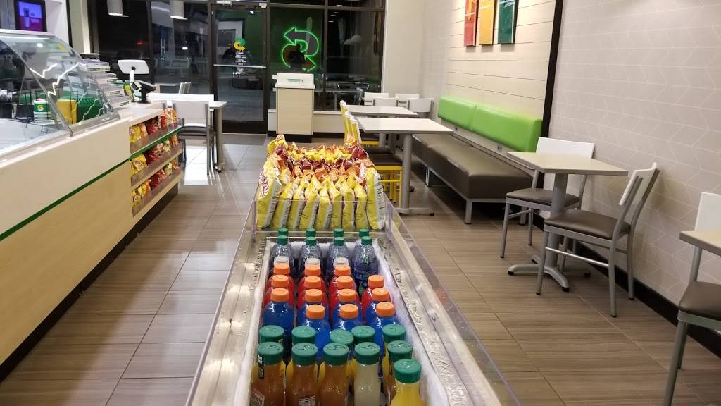 Subway Restaurants | restaurant | 446 N Cedar Bluff Rd, Knoxville, TN 37923, USA | 8656908185 OR +1 865-690-8185