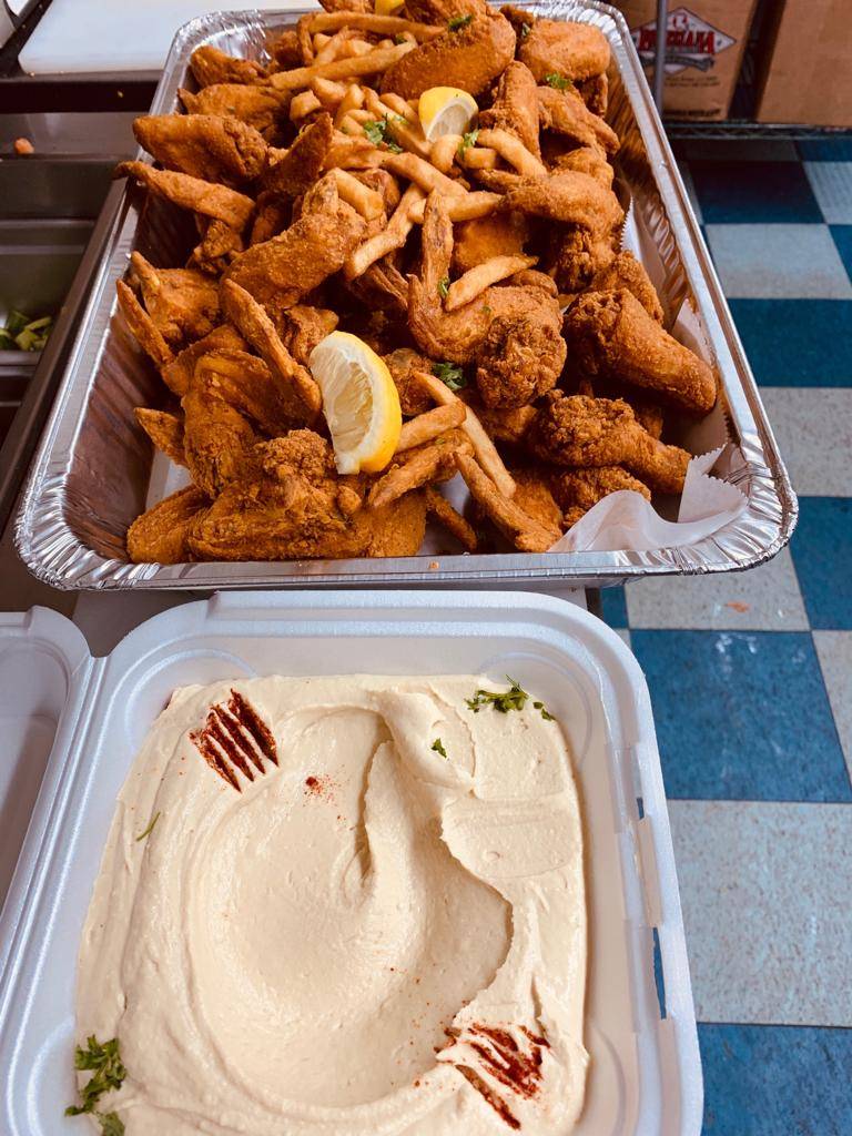 Crown Burgers | restaurant | 20449 Schaefer Hwy, Detroit, MI 48235, USA | 3138556565 OR +1 313-855-6565