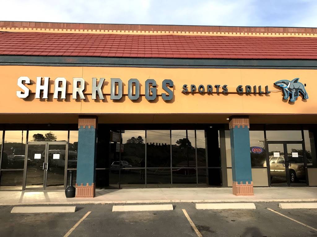 SharkDogs Sports Grill | restaurant | 5200 N Mesa St ste a-103, El Paso, TX 79912, USA | 9153075965 OR +1 915-307-5965