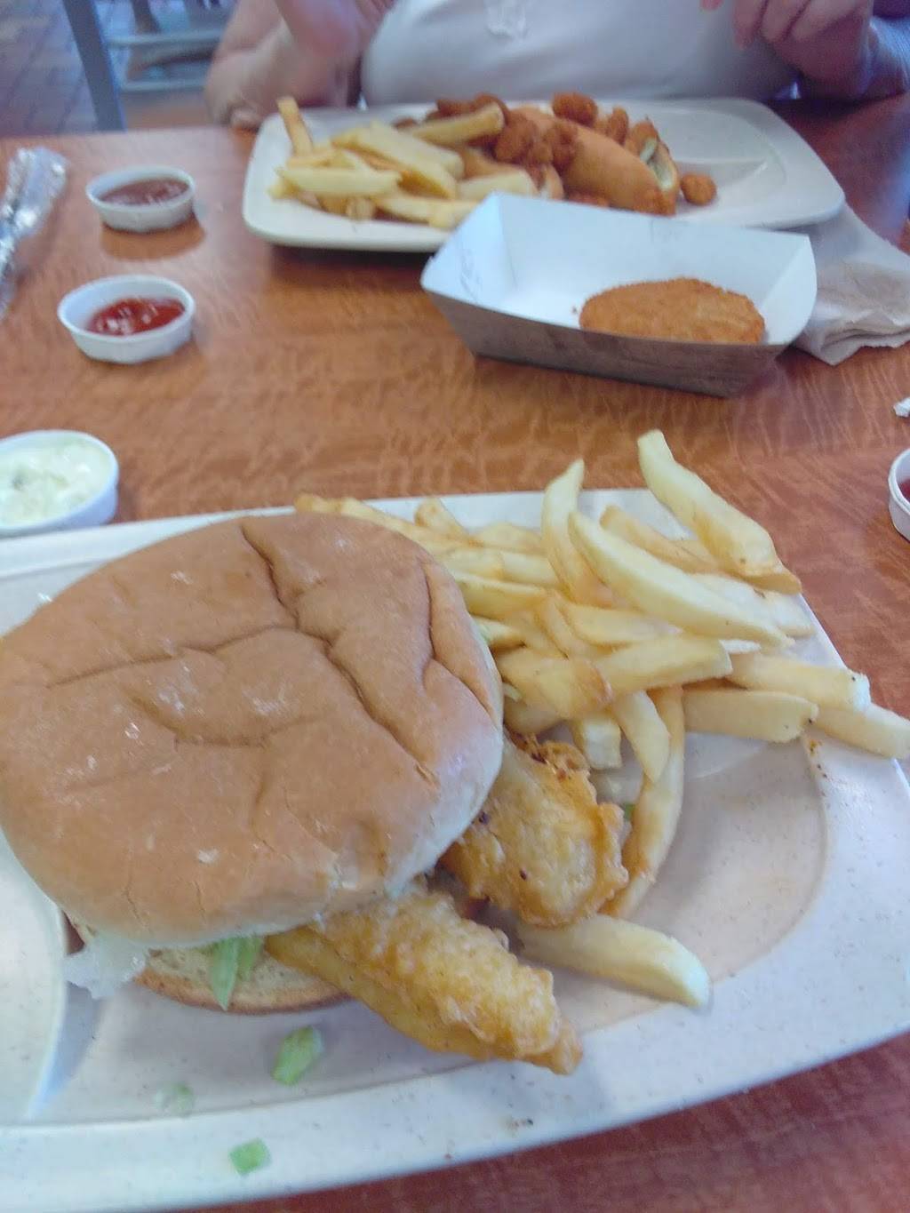 Captain Ds | restaurant | 1626 W Bypass, Bowling Green, KY 42101, USA | 2708424808 OR +1 270-842-4808