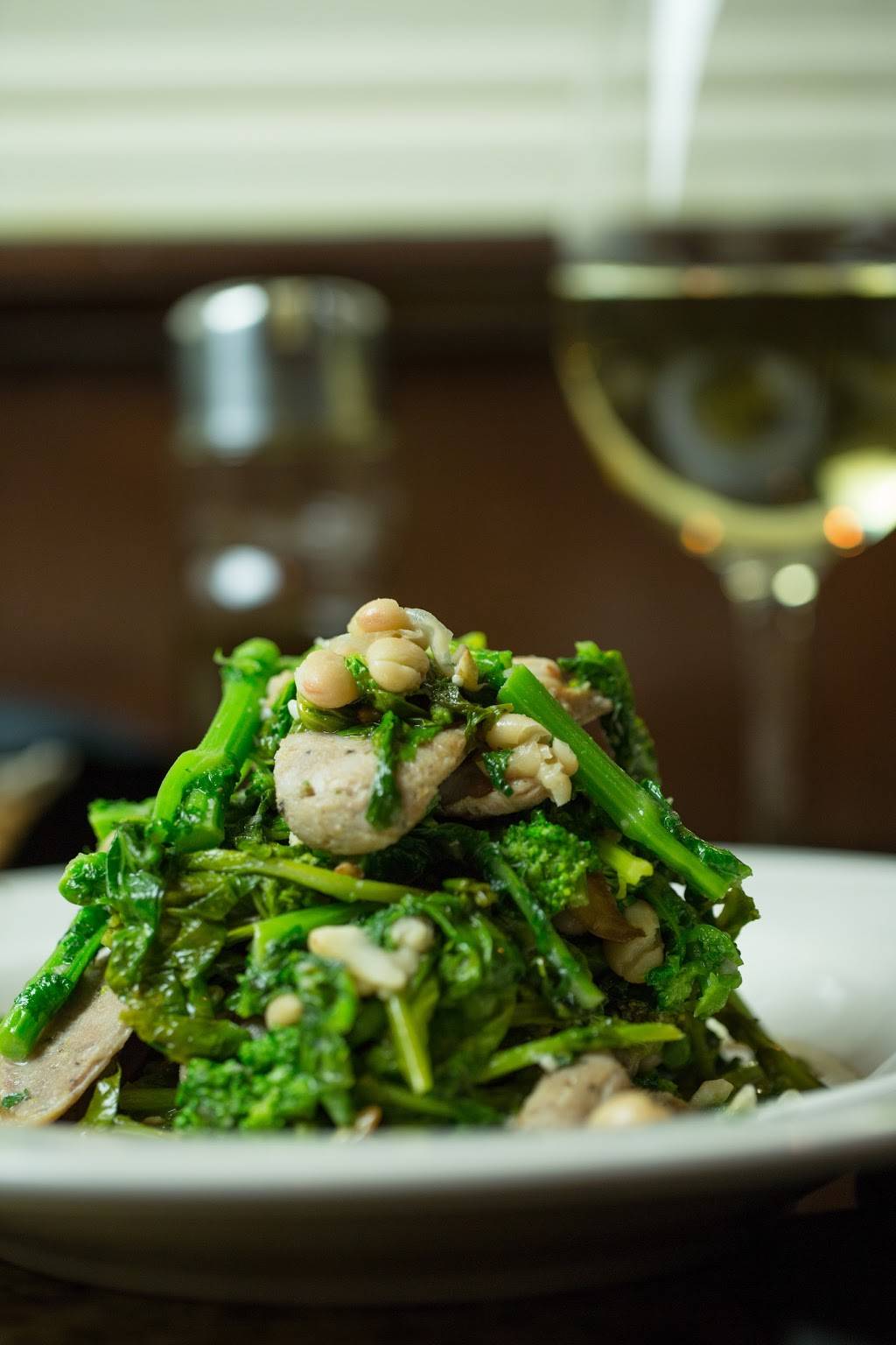 Vincents Restaurant | restaurant | 526 Shelton Ave, Shelton, CT 06484, USA | 2039299104 OR +1 203-929-9104