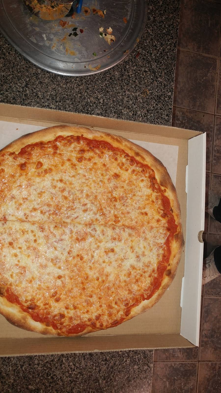 Hubbard Park Pizza | restaurant | 262 Meriden-Waterbury Turnpike, Southington, CT 06489, USA | 8606200908 OR +1 860-620-0908