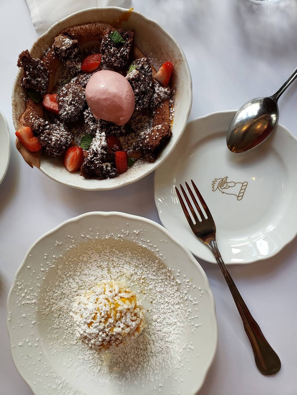 Montréal Plaza | restaurant | 6230 Rue St-Hubert, Montréal, QC H2S 2M2, Canada | 5149036230 OR +1 514-903-6230