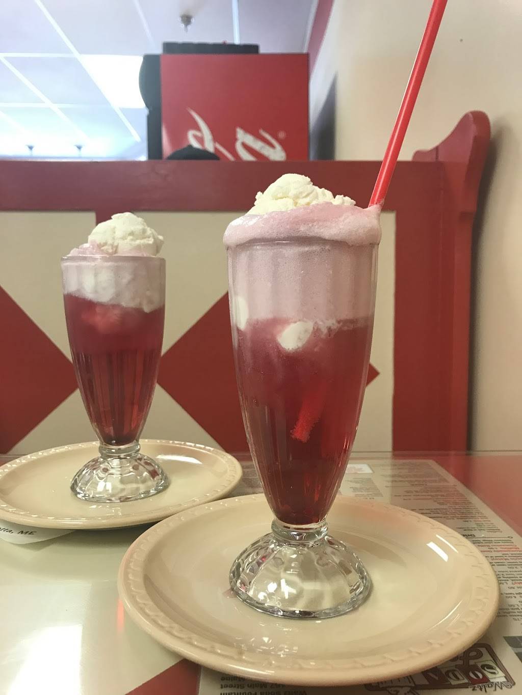 Waltz Soda Fountain | restaurant | 167 Main St, Damariscotta, ME 04543, USA | 2075637632 OR +1 207-563-7632