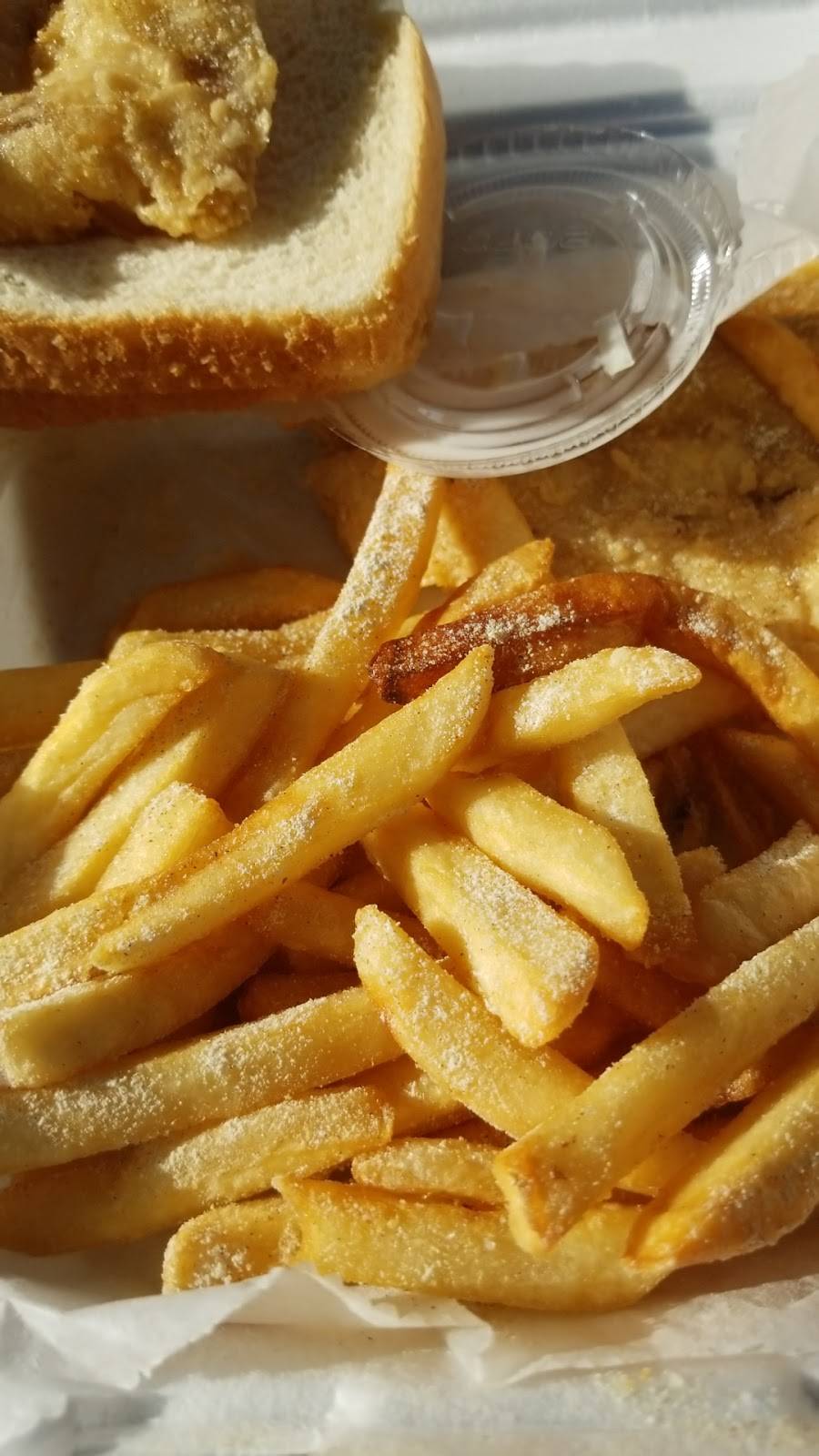 Fresh Fish and Fry | restaurant | 3140 S Martin Luther King Jr Blvd, Lansing, MI 48910, USA | 5178827007 OR +1 517-882-7007