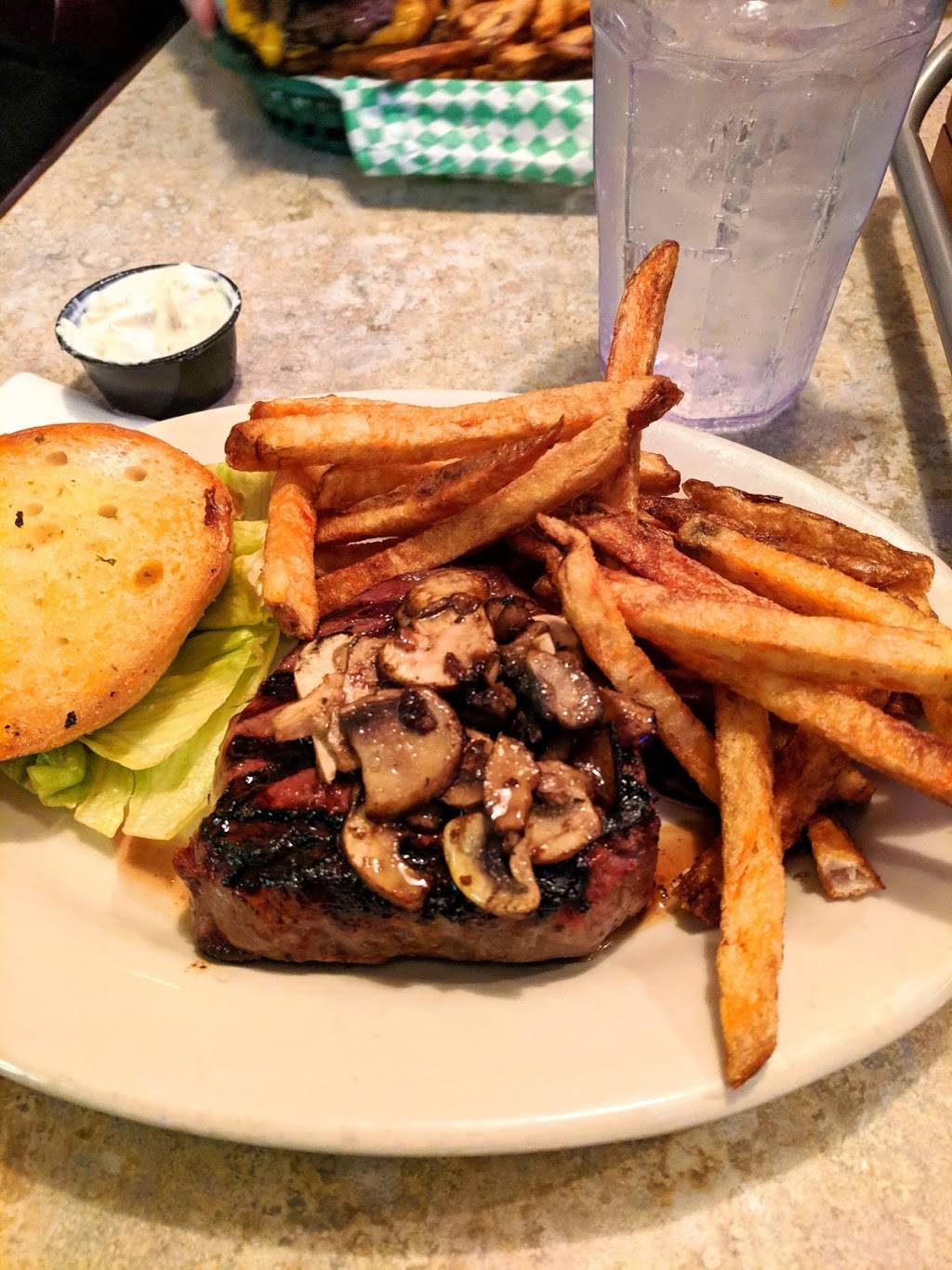 The Nook | restaurant | 492 Hamline Ave S, St Paul, MN 55116, USA | 6516984347 OR +1 651-698-4347