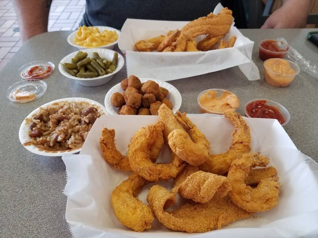Sams Fish & Chicken | restaurant | 11701 W US Hwy 24, Independence, MO 64054, USA | 8166565117 OR +1 816-656-5117