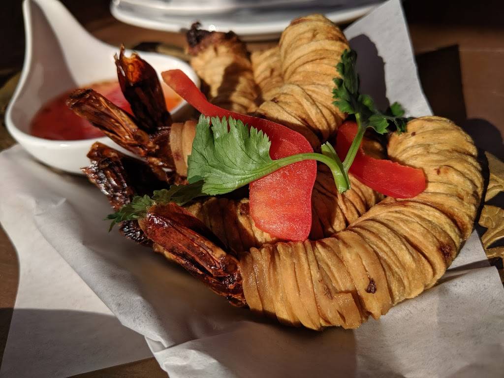 Dee - Thai Cuisine | restaurant | 2013 Yonge St, Toronto, ON M4S 1Z8, Canada | 6474544629 OR +1 647-454-4629