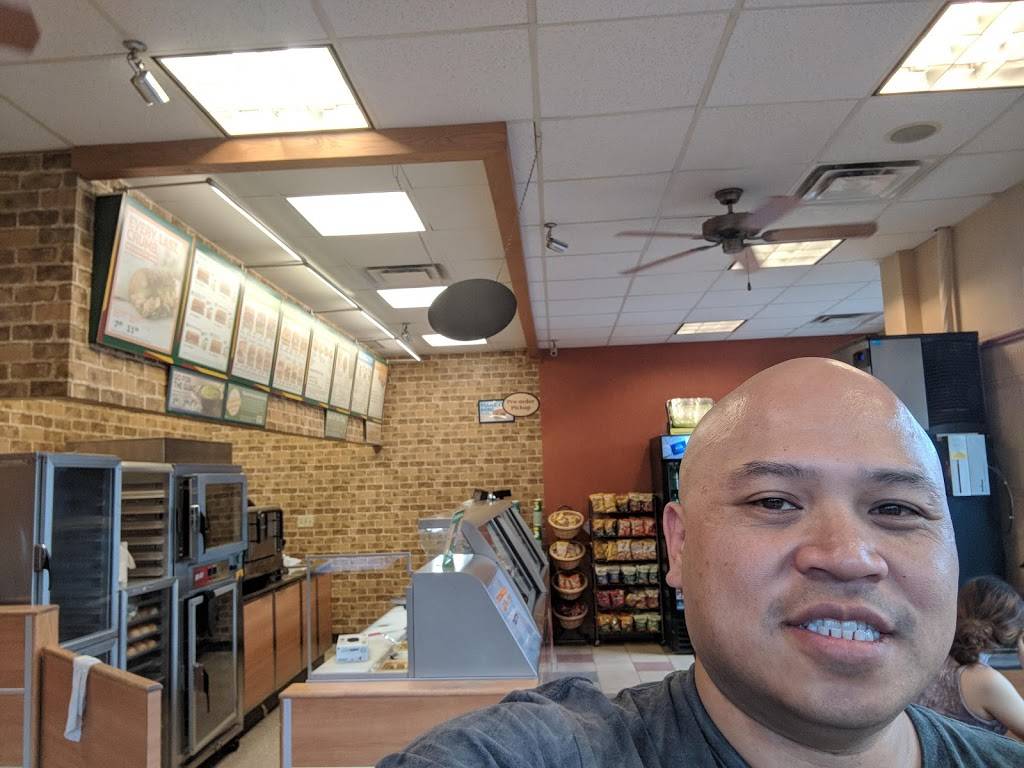 Subway | restaurant | 325 Central Parkway West Parkways West Shopping Centre, unit 50, Mississauga, ON L5B 3X9, Canada | 9053060015 OR +1 905-306-0015