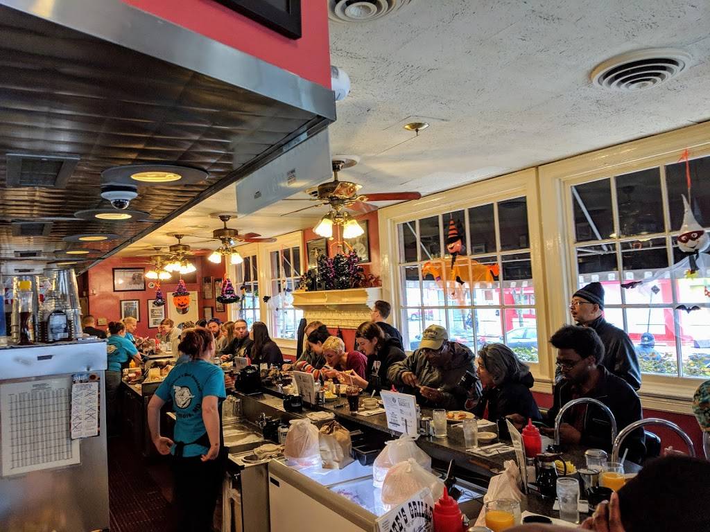 Petes Grille | restaurant | 3130 Greenmount Ave, Baltimore, MD 21218, USA | 4104677698 OR +1 410-467-7698