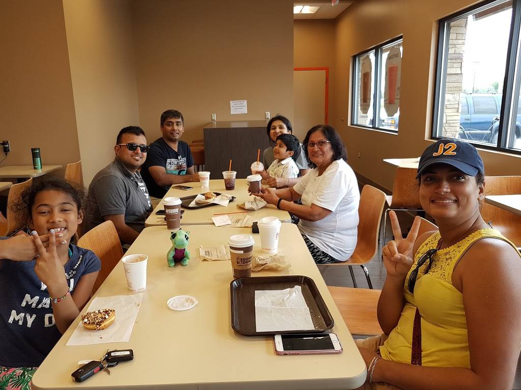 Dunkin | bakery | 4265 24th Ave, Fort Gratiot Twp, MI 48059, USA | 8109372116 OR +1 810-937-2116