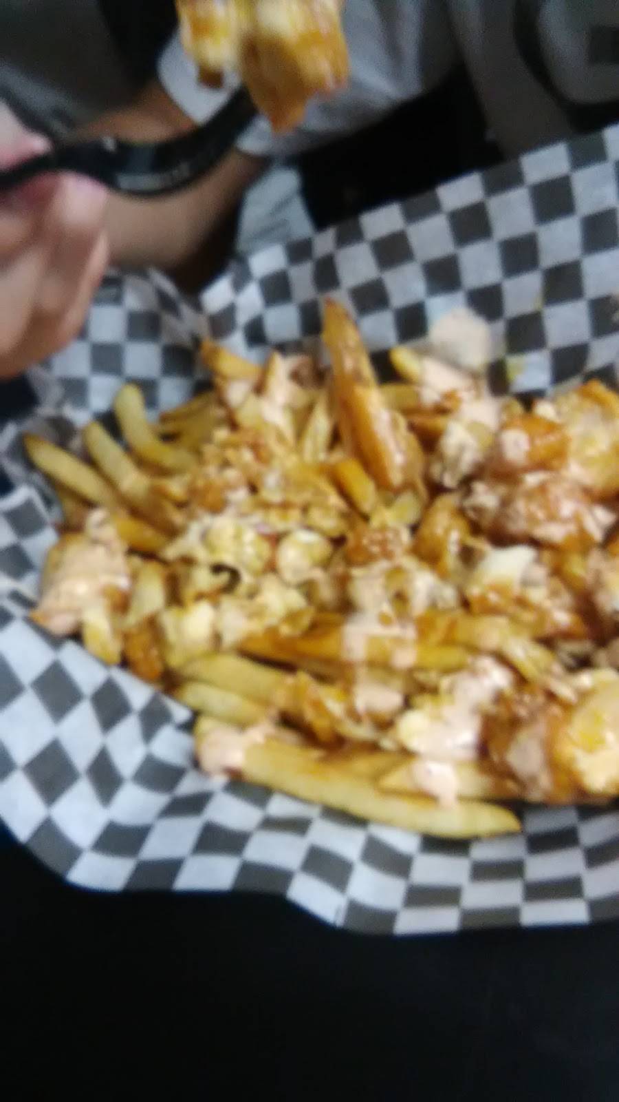 Wings Empire | restaurant | 909 S Euclid St, Anaheim, CA 92802, USA | 7148294603 OR +1 714-829-4603