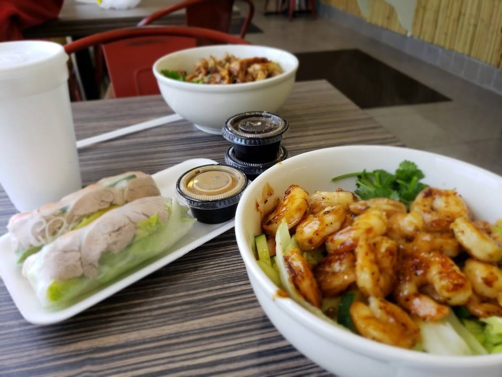 Yummi Banh Mi Street Side Cafè | restaurant | 121 N Long St, Salisbury, NC 28144, USA | 7042094591 OR +1 704-209-4591