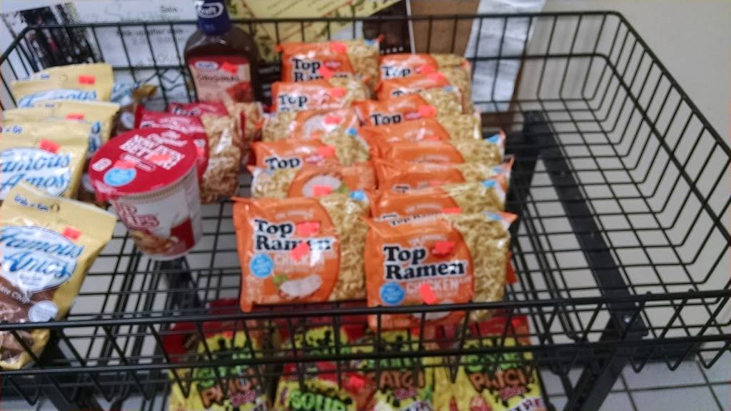 Holiday Stationstores | cafe | 19 W Adams St, Iron River, MI 49935, USA | 9062655958 OR +1 906-265-5958