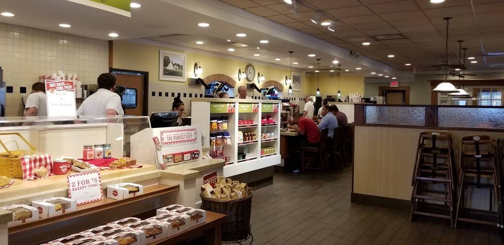 Bob Evans | meal takeaway | 8940 Colonial Center Dr, Fort Myers, FL 33905, USA | 2399364552 OR +1 239-936-4552