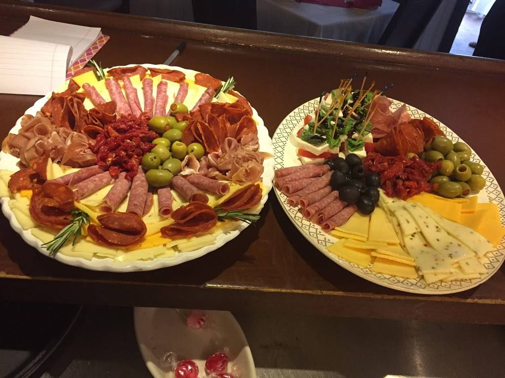 The Village Chalet Restaurant | restaurant | 12312 SW 224th St, Miami, FL 33170, USA | 3052588900 OR +1 305-258-8900