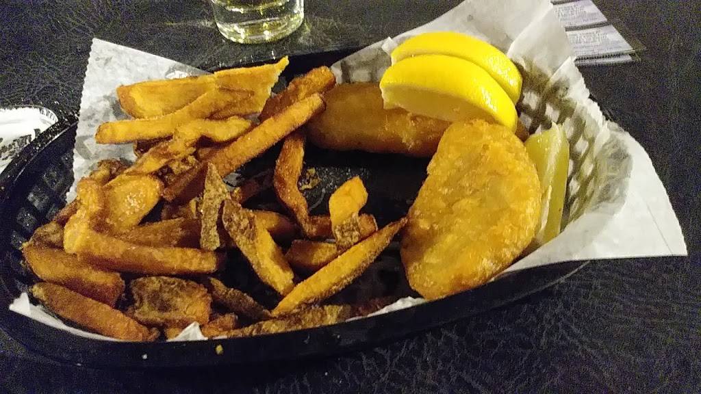 Racquets Downtown Grill | restaurant | 446 W Western Ave, Muskegon, MI 49440, USA | 2317264007 OR +1 231-726-4007