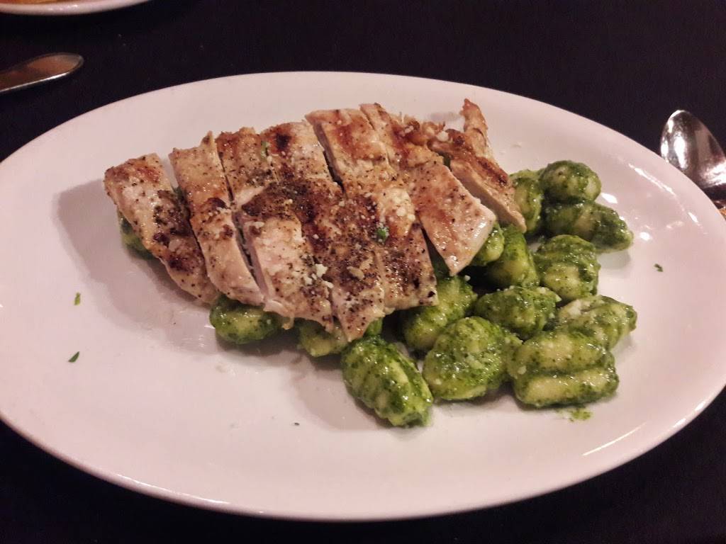 Guarinos Restaurant | restaurant | 12309 Mayfield Rd, Cleveland, OH 44106, USA | 2162313100 OR +1 216-231-3100