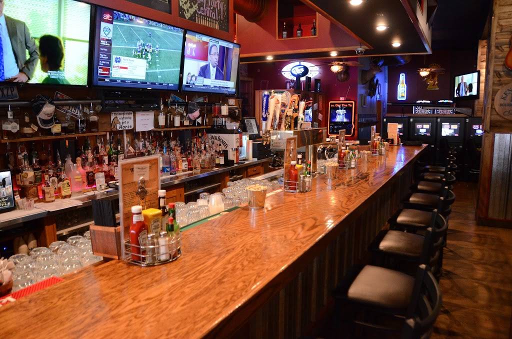 Whiskey Ranch Bar & Grill | restaurant | 24 N Main St, Janesville, WI 53545, USA | 6085631554 OR +1 608-563-1554