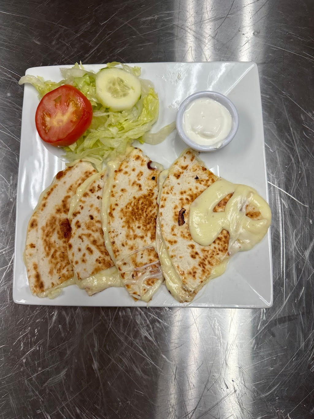 SBN Salvadorian Restaurant | restaurant | 1 Commercial Plaza, Elkton, MD 21921, USA | 4434067089 OR +1 443-406-7089