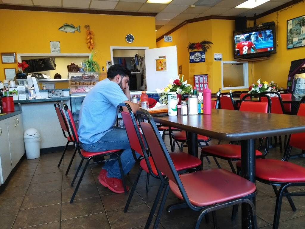 Rosies | restaurant | 6440 W 43rd St, Houston, TX 77092, USA | 7136885993 OR +1 713-688-5993