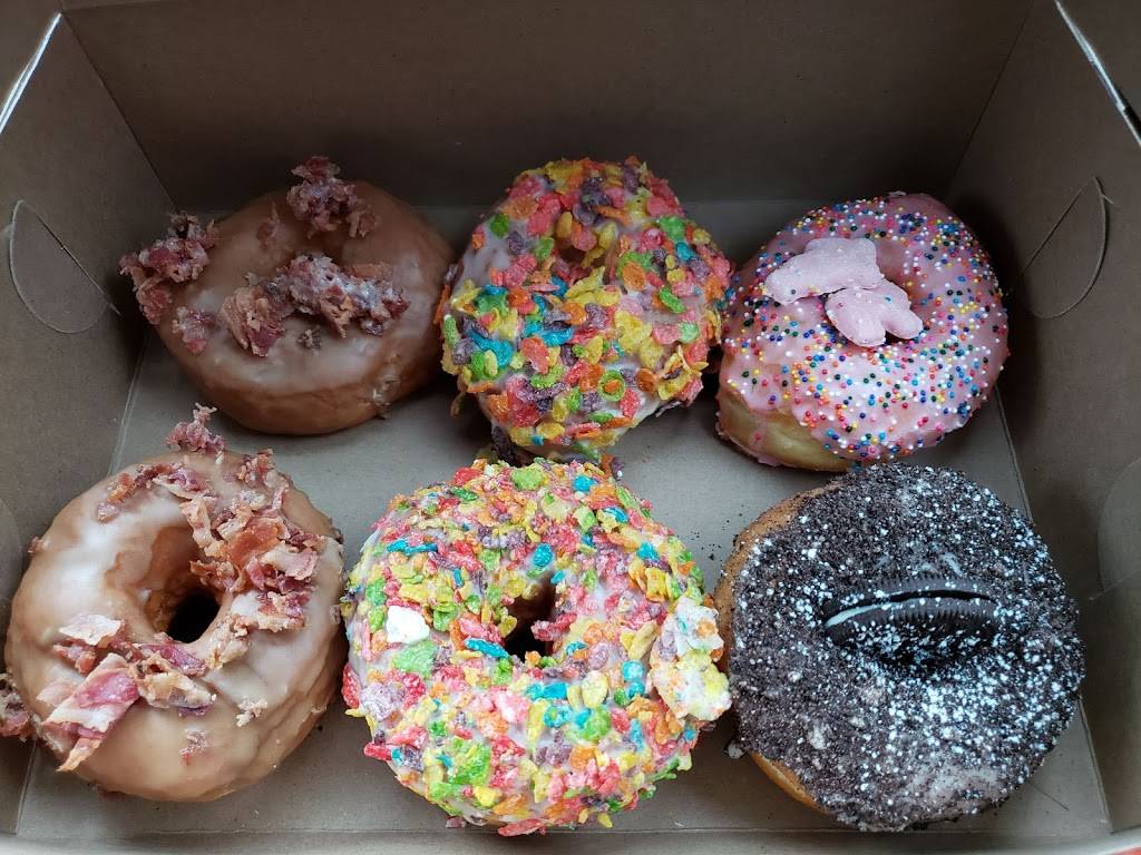 Sugarr Donuts | restaurant | 1752 Eureka Rd, Wyandotte, MI 48192, USA | 7342588386 OR +1 734-258-8386