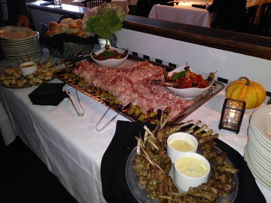 Molinaris | restaurant | 8900 Mentor Ave, Mentor, OH 44060, USA | 4409742750 OR +1 440-974-2750