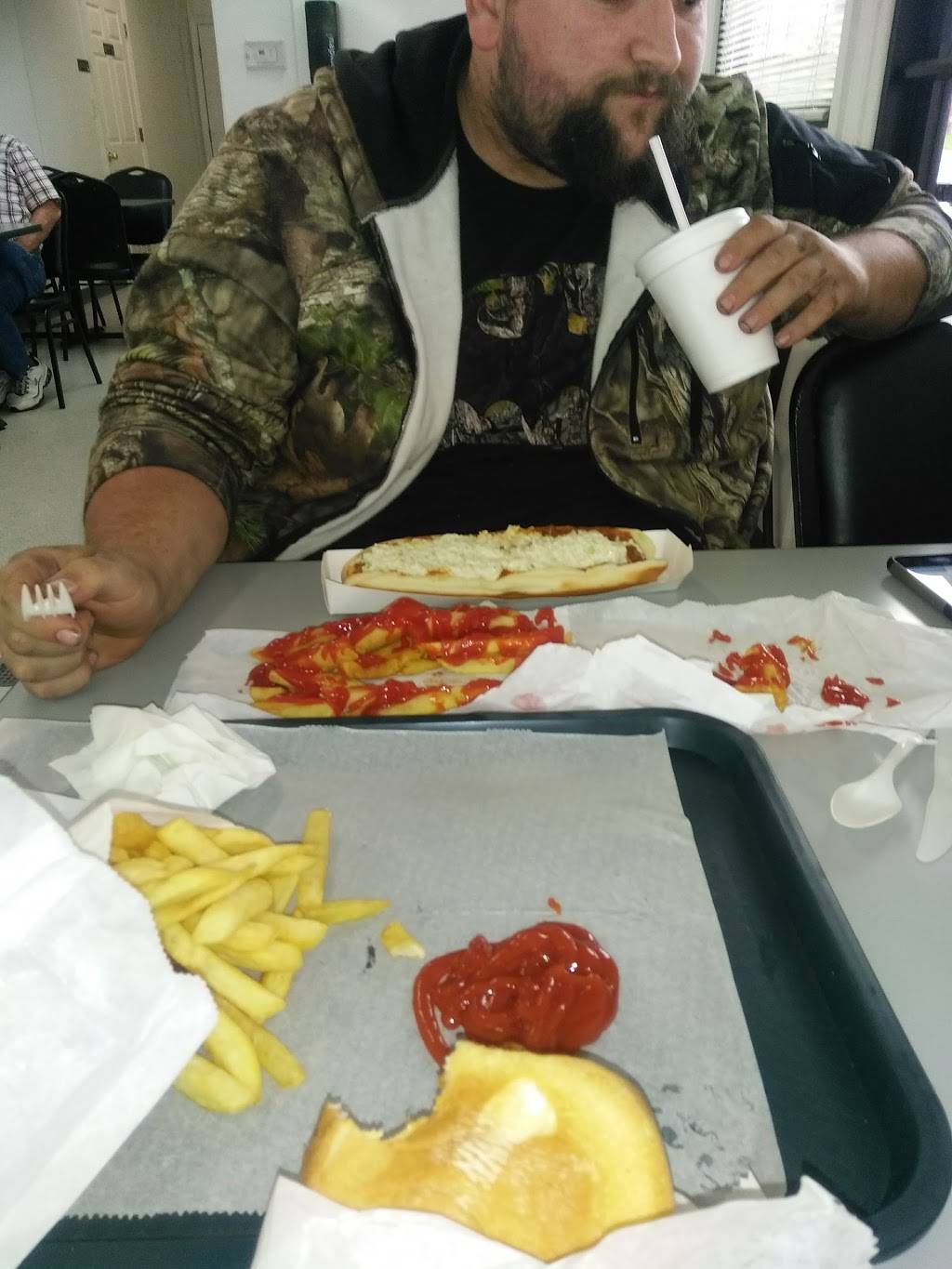 Cremo Drive-In | restaurant | 125 E Morris St, Dalton, GA 30721, USA | 7062786316 OR +1 706-278-6316