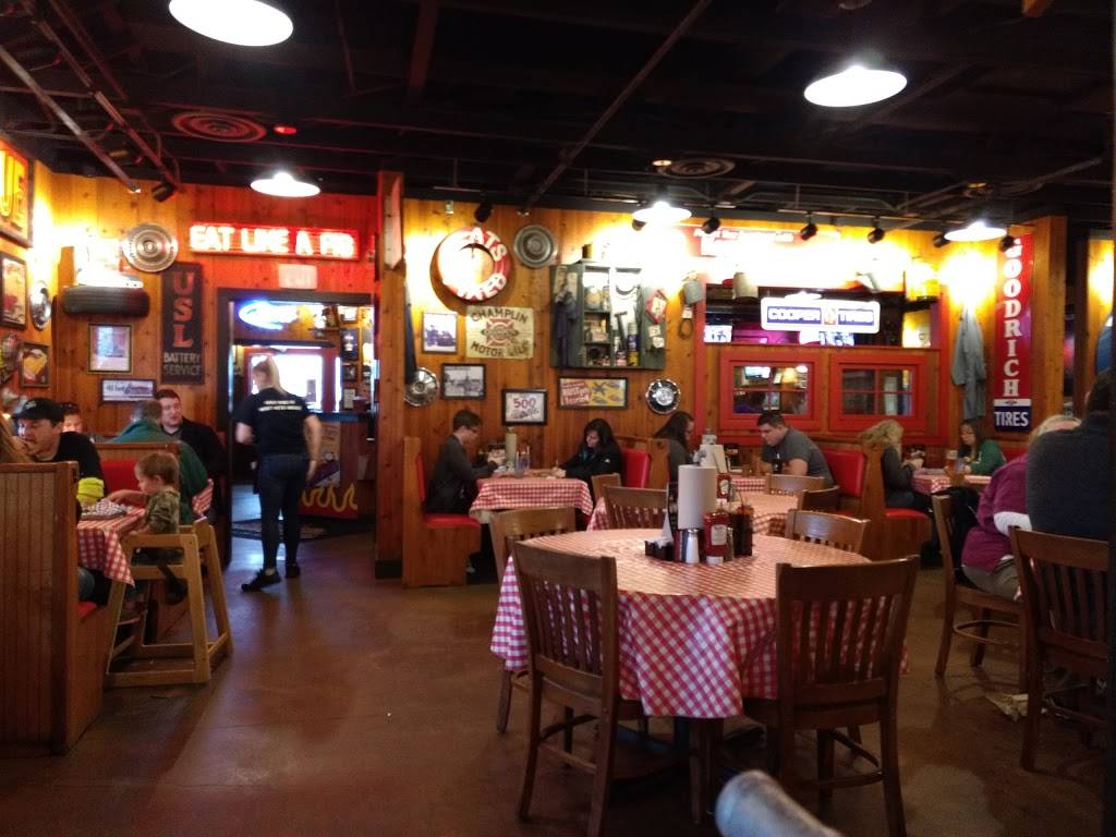 Famous Daves Bar-B-Que | restaurant | 3303 N Perryville Rd, Rockford, IL 61114, USA | 8156360300 OR +1 815-636-0300