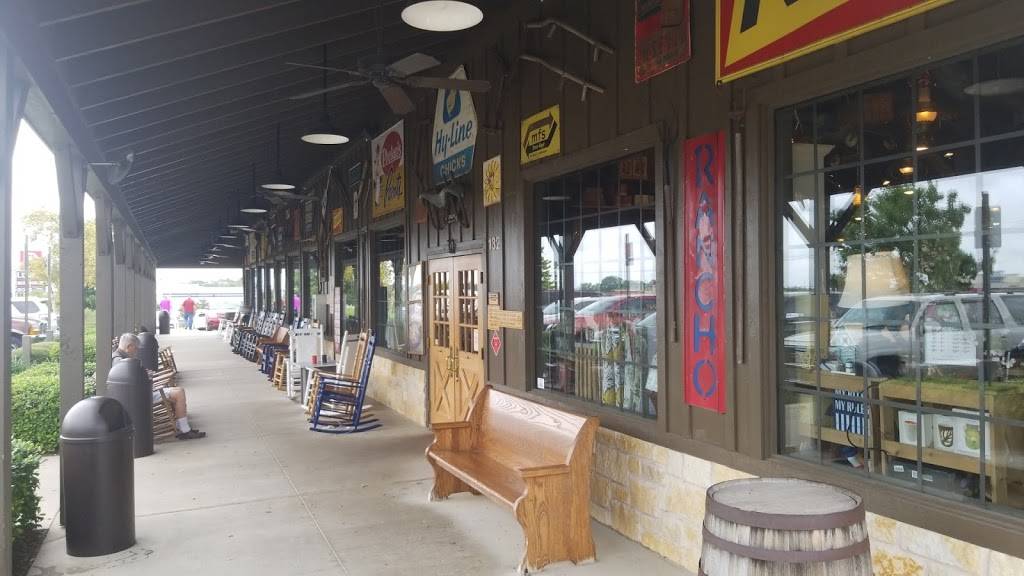 Cracker Barrel Old Country Store | restaurant | 132 E, I-20, Weatherford, TX 76087, USA | 8175989070 OR +1 817-598-9070