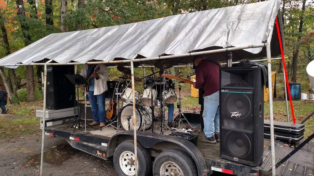 Billy Boys Four Mile Tavern | restaurant | 12 NJ-72, New Lisbon, NJ 08064, USA | 6097261355 OR +1 609-726-1355