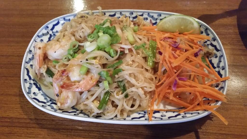 Thai Ginger | restaurant | 4512 Klahanie Dr SE, Sammamish, WA 98029, USA | 4253698233 OR +1 425-369-8233