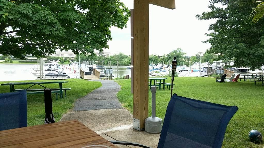 Island Time Bar & Grill | restaurant | George Washington Memorial Pkwy, Arlington, VA 22202, USA | 2023470173 OR +1 202-347-0173
