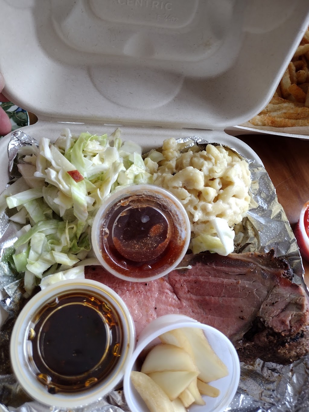 Smok’n Outdoors | restaurant | 1409 Arcade St, St Paul, MN 55106, USA | 6514340919 OR +1 651-434-0919