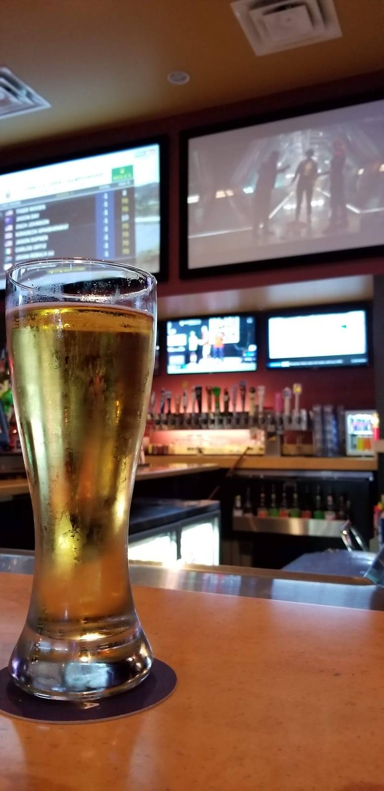 Buffalo Wild Wings | meal takeaway | 1235 W Morton Ave, Jacksonville, IL 62650, USA | 2178661937 OR +1 217-866-1937