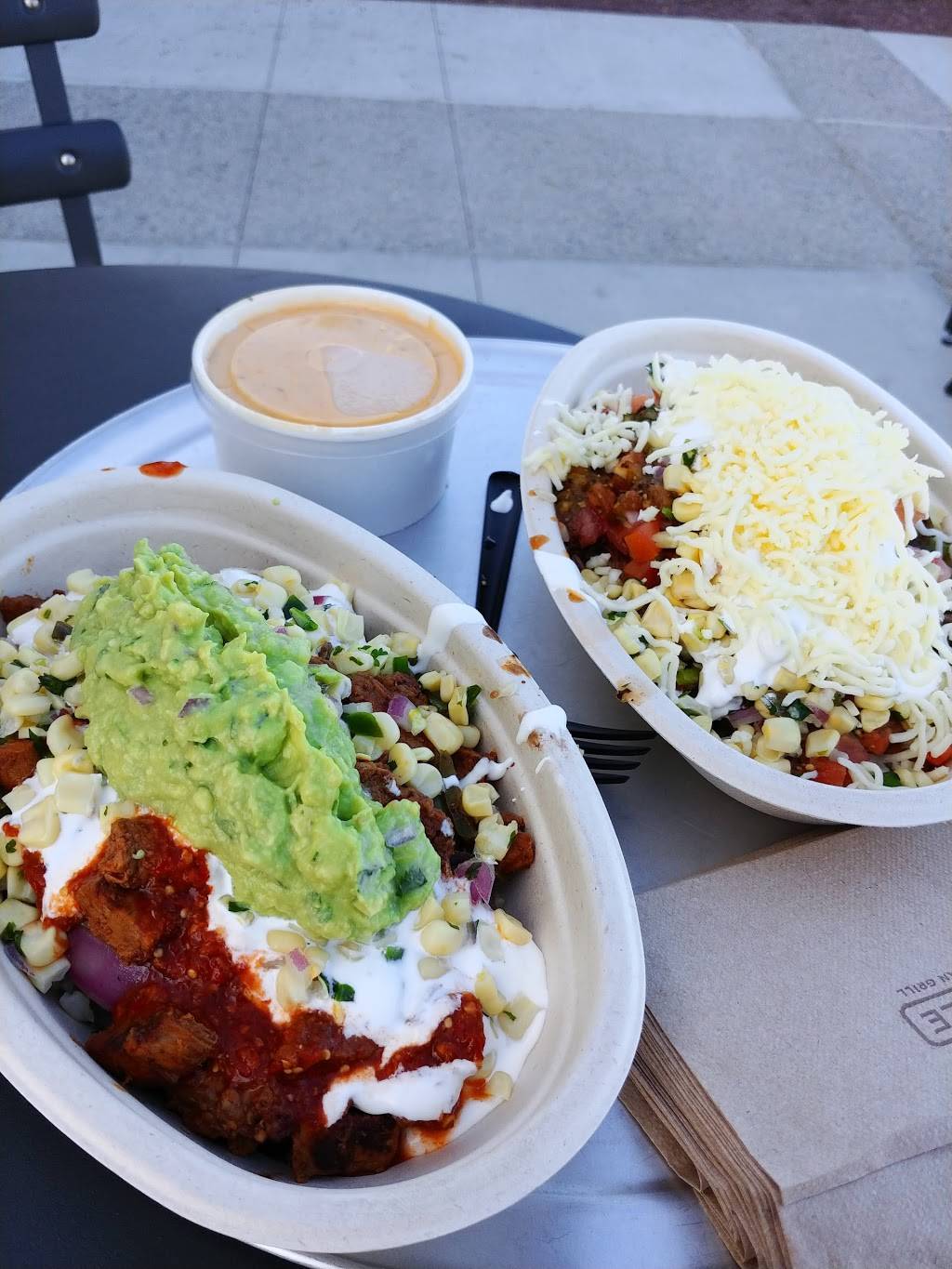 Chipotle Mexican Grill | restaurant | 34100 Monterey Ave #100, Palm Desert, CA 92211, USA | 7602021126 OR +1 760-202-1126