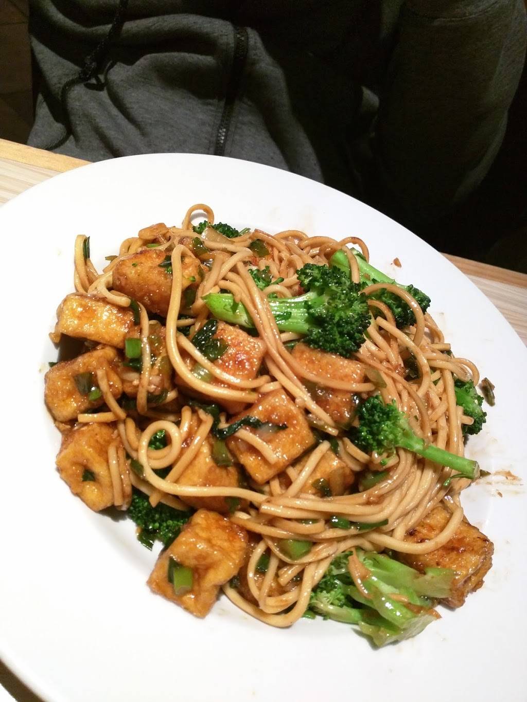 Mama Hongs Vietnamese Kitchen | restaurant | 11819 Wilshire Blvd #106B, Los Angeles, CA 90025, USA | 3103127881 OR +1 310-312-7881