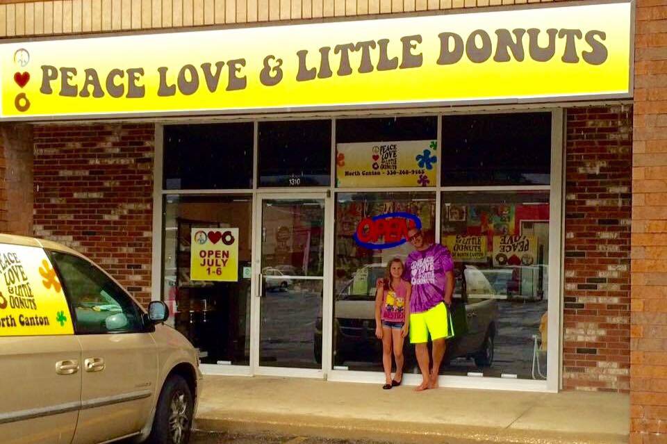 Peace, Love and Little Donuts of North Canton | bakery | 1310 S Main St, North Canton, OH 44720, USA | 3305266123 OR +1 330-526-6123