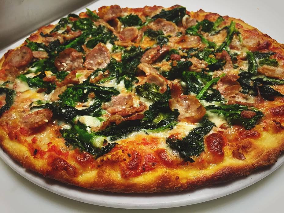 The RoadHouse | restaurant | 1400 Clove Rd, Staten Island, NY 10301, USA | 7184470033 OR +1 718-447-0033