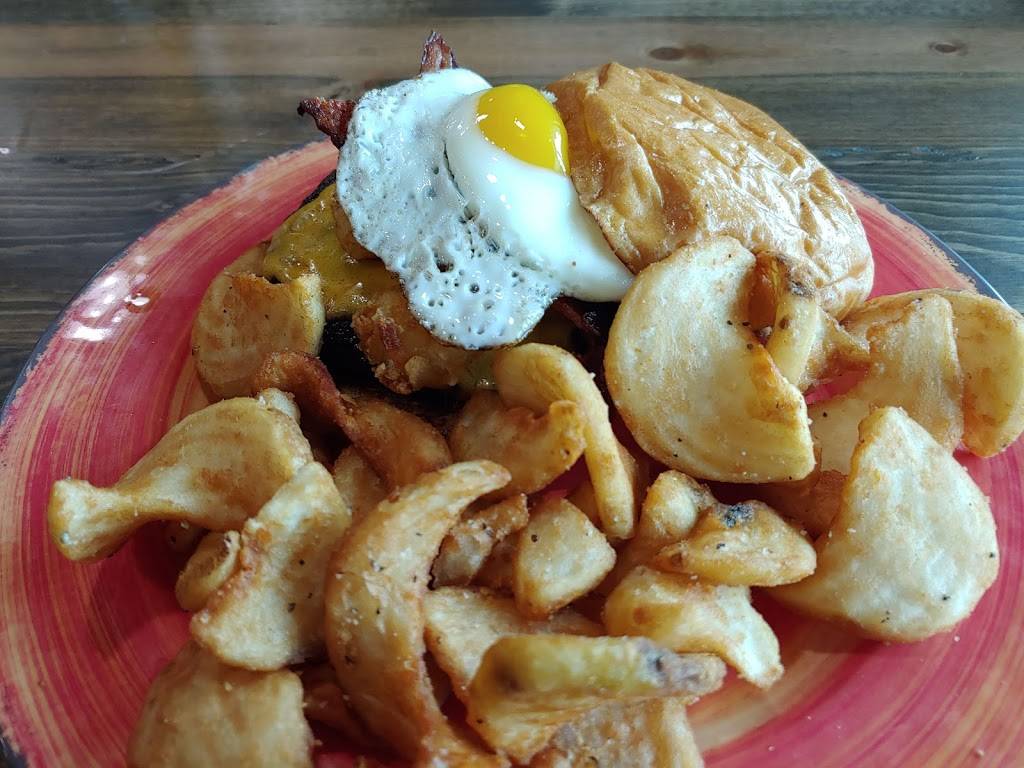 Growler USA - Jeffersonville | restaurant | 3010 Gottbrath Parkway, Jeffersonville, IN 47130, USA | 8127482622 OR +1 812-748-2622