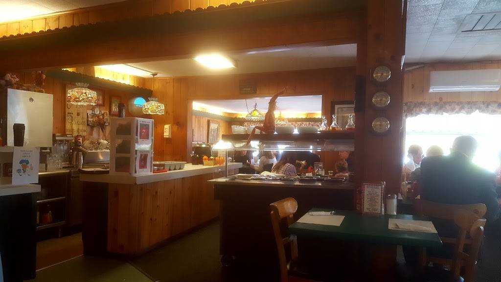 Quacks Village Inn | restaurant | 7239 Hwy 20, Madison, NY 13402, USA | 3158931806 OR +1 315-893-1806