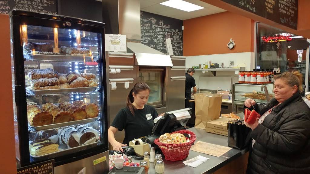 Utica Pizza Company | restaurant | 628 S Main St, North Syracuse, NY 13212, USA | 3152143060 OR +1 315-214-3060